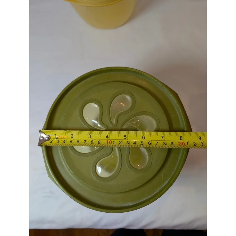 Vintage Rubbermaid Servin Saver Bowls Harvest Gold Avocado Green Daisy Lids 2pc